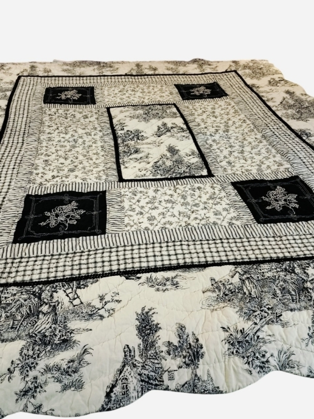 Waverly Black and White Toile Patchwork Quilt